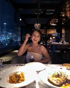 Cecilia So Instagram - 每年生日
是我們一年一度的dress up date🙂‍↕️
簡簡單單與喜歡的人食個好吃的晚飯
就很快樂啦☺️🤍

thank you for this lovely birthday surprise @qurahongkong @hongkongregent @lhyleon 🥂✨
everyone please go try their cocktail and dinner it’s MUAH!! 🤤🤌🏼