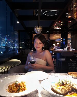 Cecilia So Instagram - 每年生日
是我們一年一度的dress up date🙂‍↕️
簡簡單單與喜歡的人食個好吃的晚飯
就很快樂啦☺️🤍

thank you for this lovely birthday surprise @qurahongkong @hongkongregent @lhyleon 🥂✨
everyone please go try their cocktail and dinner it’s MUAH!! 🤤🤌🏼