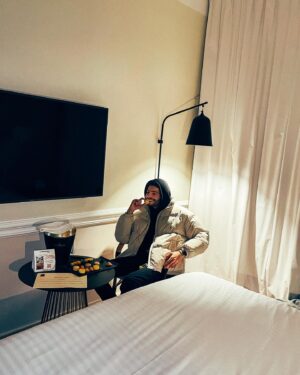 Cédric Pantegnies Instagram - ⚜️ CONCOURS ⚜️

Tente de gagner une carte cadeau d’une nuitée dans un bel hôtel haut de gamme sur la plateforme asaguest.com (selon dispo)❕

Pour participer : 
    1.    follow @cedriccommelabd & @asaguestfr 
    2.    like ce post
    3.    Identifie la personne avec qui tu veux partager ce moment

Tu peux participer autant de fois que tu veux pour multiplier tes chances 🍀 

👉 @asaguestfr qu’est-ce que c’est ? 

C’est une plateforme française qui propose des séjours haut de gamme en période creuse dans des hôtels indépendants, au tarif unique de 89€ pour 2 personnes !

Pour 89€, la nuitée haut de gamme est compensées en carbone, des services exclusifs te sont offerts (petit déjeuner, spa, visite de cave…), et une conciergerie en ligne est à ta dispo pour personnaliser ton séjour selon tes envies ! 

Résultat le 9 Novembre