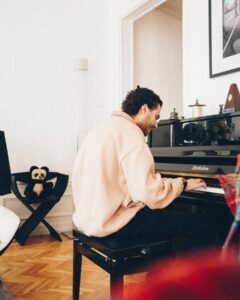 Cédric Pantegnies Most Liked Photos and Posts