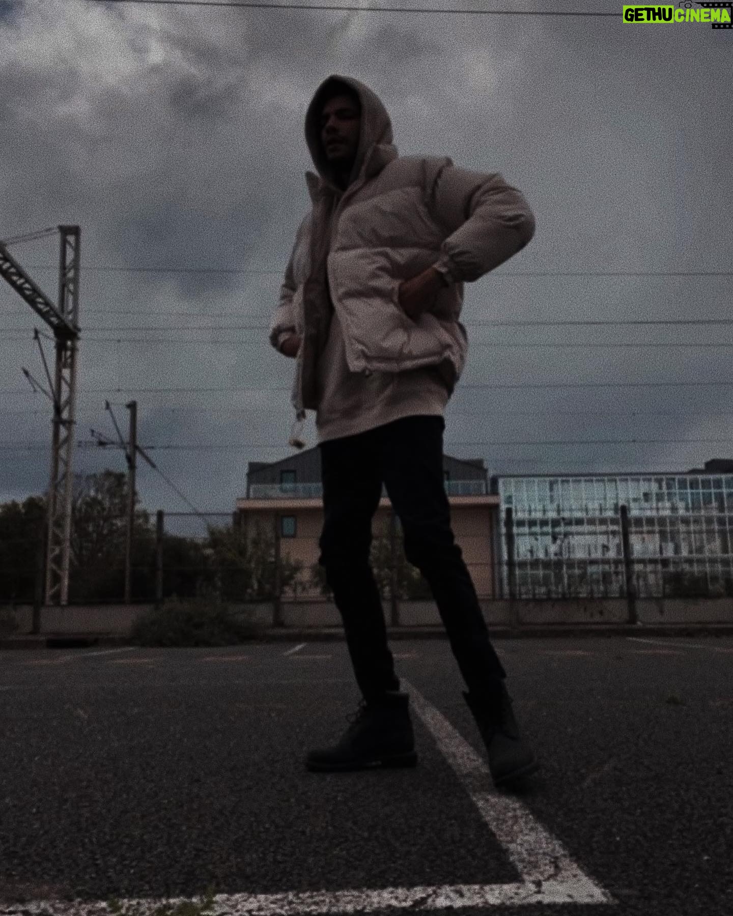Cédric Pantegnies - 20.5K Likes - C 🌼 N C 🌸 U R S
terminado