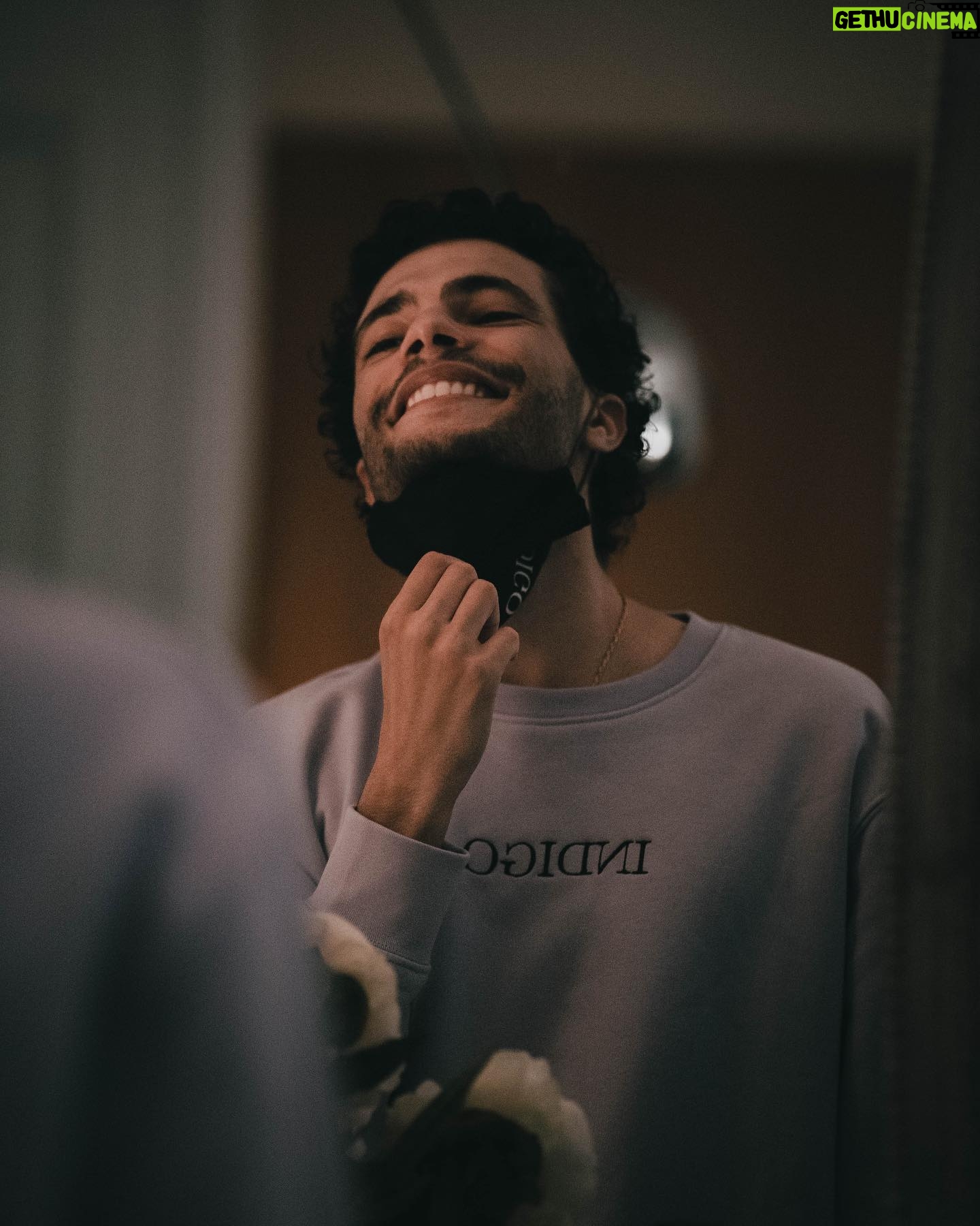 Cédric Pantegnies - 14.4K Likes - 70’s vibes capillaire CHEEECCKKK
2021: couper ça ✂️
@indigoturin x @charles_tvr
