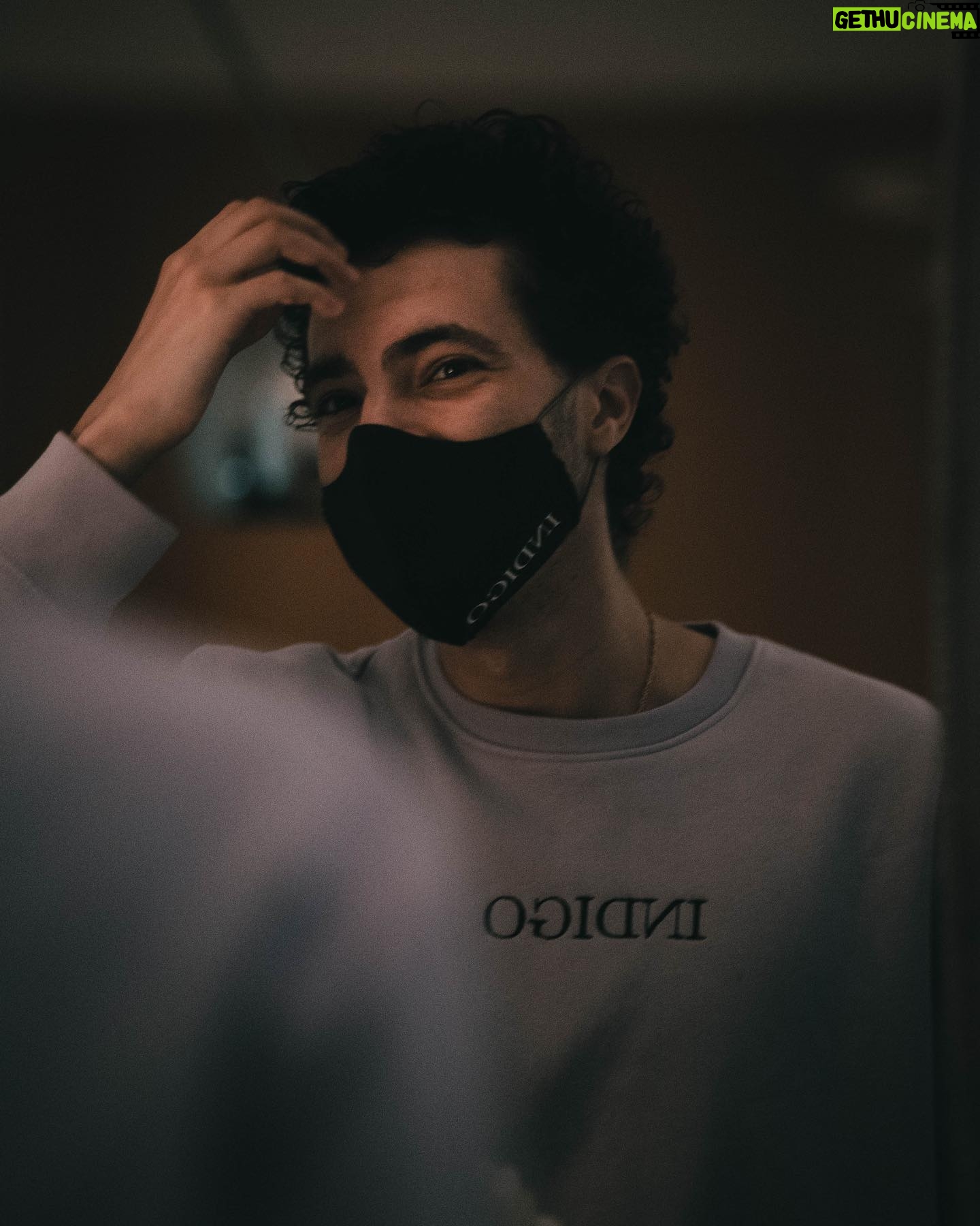 Cédric Pantegnies - 14.4K Likes - 70’s vibes capillaire CHEEECCKKK
2021: couper ça ✂️
@indigoturin x @charles_tvr