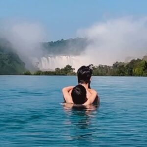 Celeste Cid Instagram - 1. mi lugar en el mundo 
2. mi lugar en el mundo uno sobre otro
3. amiguitos que nos visitaron y copiaron el ítem 2 / esta terraza  @granmeliaiguazu ❤️🐒 inolvidable todo
4. harinas, frutas y flores: si acepto 👰🏻
5. diversidad 
6. el cuerpo del alma
7. mimetizándonos 
8. hola, Dorothy; a veces nos deja verla del otro lado 🌈 
9. la síntesis de todo
10. regreso a casa 

@granmeliaiguazu @may_ariadna