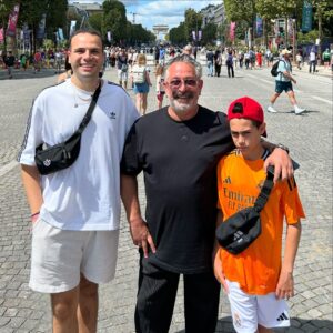 Cem Yılmaz Instagram - Le Pari de Olimpik döl e @adidas.turkiye
