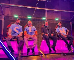 Cemil Şahin Instagram - Başta TRT’ye , yapımımız @zeramedyaofficial ‘a, yönetmenimize , senaristlerimize ,emek veren reji ekibine ve tüm set çalışanlarına ve kıymetli oyuncu arkadaşlarıma çok teşekkür ederim . Beraber bir sezon şahane çalıştık sevginin saygının özenin iç içe olduğu severek çalıştığımız bir hikayenin içinde olmak güzel anılar ve emekler biriktirmek güzeldi , Şevket ile içinde olduğum hikayenin benim adıma sonuna geldik , yeni sezonda @kodadikirlangic yeni hikayesi ile yoluna devam edecek sevimli kötümüz bir gün iyi olacağına inandığımız Aspar’a, doğruların peşinde koşan selim hocamıza ve hayalleri için emek veren kırlangıç takımına ve yanlarında olan ailerlerine  yeni hikayelerinde başarılar , son olarak seyircilerimize çok teşekkürler . Güle güle şevket güle güle @kodadikirlangic 👻👻👻