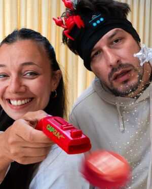 Ceyda Kasabalı Instagram - ilk fotoda neden yeni buluşlarıyla dünyayı kasıp kavuran cift pozu vermisiz bilmiorum whdhs ama 8 yıldır sen benim dünyamı aşkla kasıp kavurduğun icin cok mutluyum ❤️nice 8 yıllarımız olsun aşkım @firatalbayram