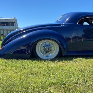 Chad Hiltz Instagram - The chopped, channeled, sectioned, bagged, shaved, and widened 1939 Studebaker Commander 🔥
