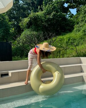 Chae Jung-an Instagram - 오늘이 마지막인것처럼🔥 summer break ❤️🏝️🛟👒