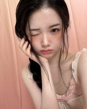 Chae Soo-ah Instagram - 재밌는 거🐰💕🥽