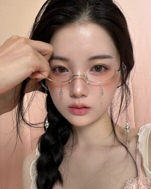 Chae Soo-ah Instagram - 재밌는 거🐰💕🥽