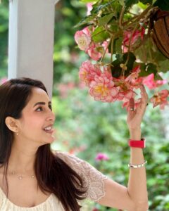 Actress Chahatt Khanna HD Instagram Photos and Wallpapers August 2024