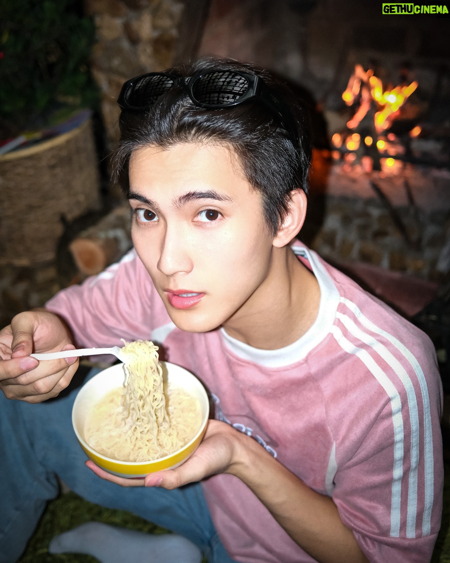 Chalongrat Novsamrong - 47.8K Likes - Vacation time 🍜