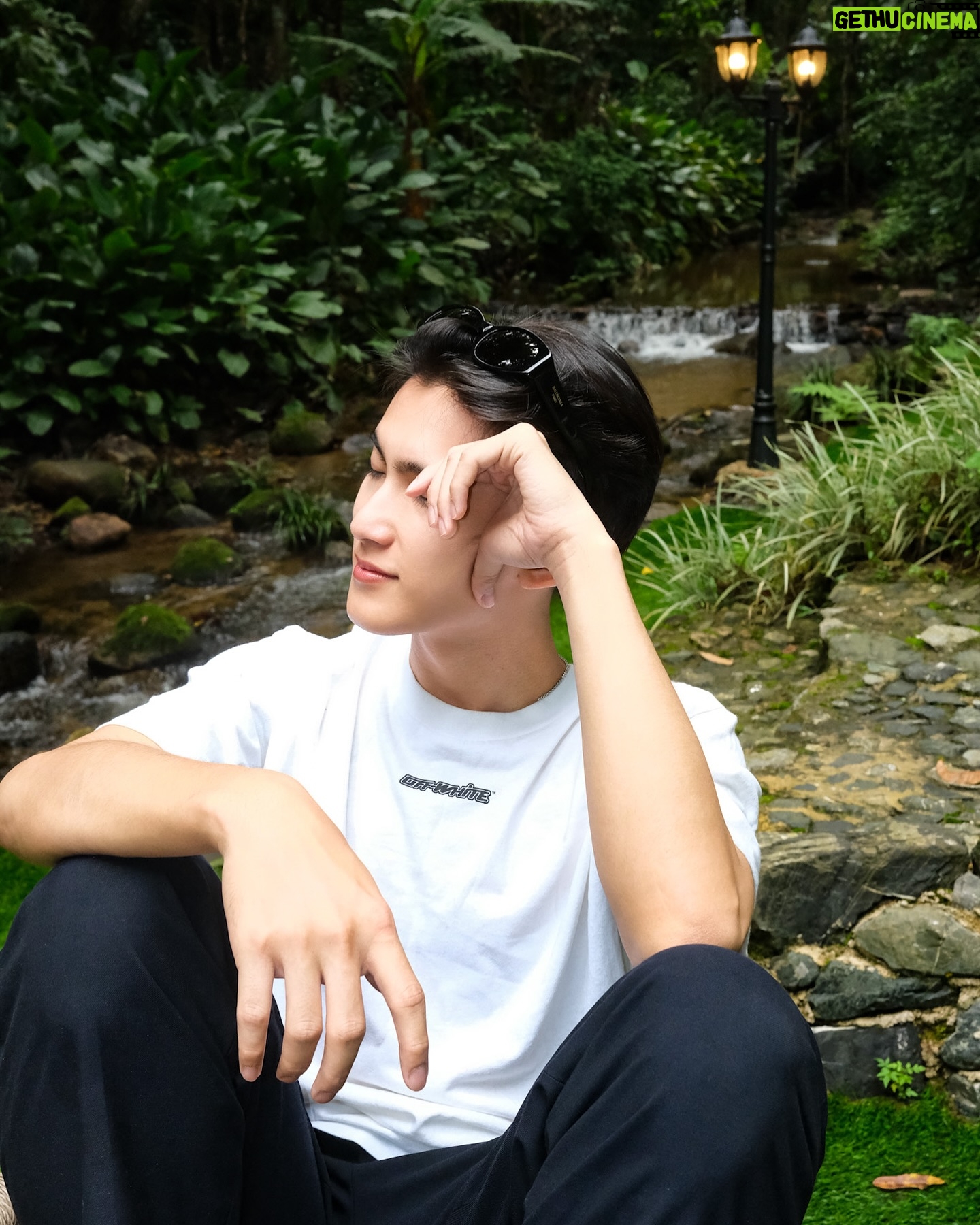 Chalongrat Novsamrong - 47.8K Likes - Vacation time 🍜