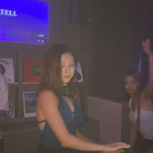 Chang Seung-yeon Instagram - My first DJ set in Singapore!🇸🇬🎧
Thank you @baescocktailclub.sg and 
@signedbywild Family!🤍🖤