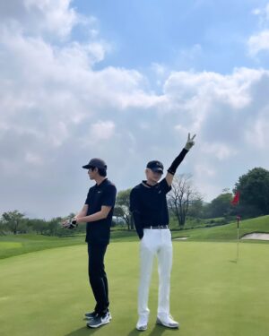 Chanwoo Instagram - 🏌🏻‍♀️⛳