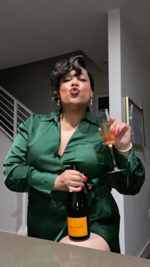 Chef Lovely Instagram - Xo, Lovely 😘 #2023

“Love Wins” #NYE Cocktail

🍾1 oz your favorite simple syrup 
(I used a fig infused simple syrup)

🍾 1/2 oz Chambord 

🍾 Top off with Champagne

🍇 Garnish with red grapes tossed in a kiss of Champagne and sugar