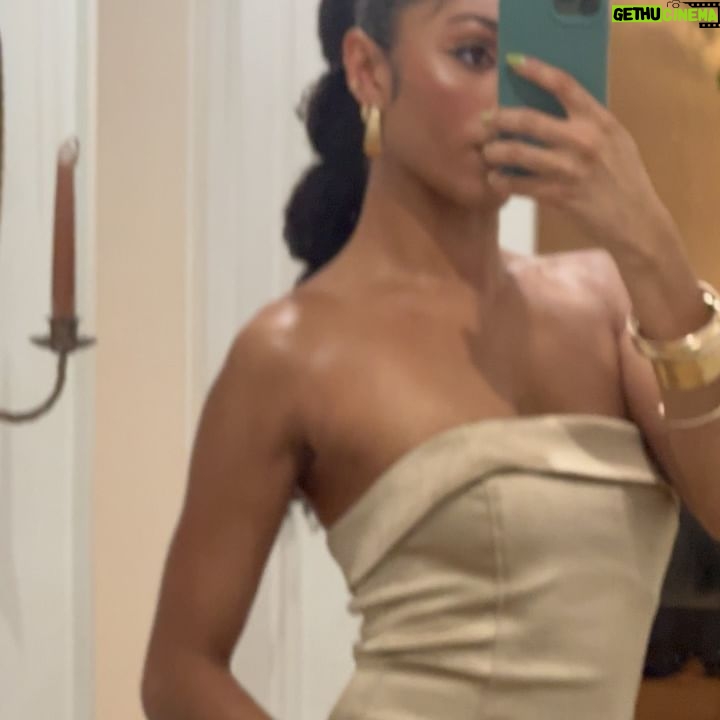 Chelsea Tavares - 18.4K Likes - š„