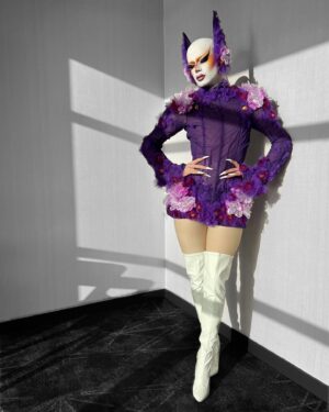 ChelseaBoy Instagram - DRAG CON DAY 3 - REBIRTH 💜

This look was based on a vision I head about the first post-apocalyptic blossoming. It’s the rebirth of planet earth after humanity has fully polluted it. As no energy in the universe can ever be created nor destroyed, earth will be able to transform and restore itself after the human plague it suffered. ✨

Dress @jacobleole 
Assisted by @ceaudetoilette @maceydegeus_x and me
Ear cuffs @xochelseaboy 
Face by me using @mehroneurope 
Nails @lilly_nails_nederland_benelux 
Event @rupaulsdragcon @worldofwonder 
Agency @dragsofanarchy 

#dragcon #dragconuk #dragconuk2023 #rupaulsdragcon #worldofwonder #dragrace #rpdr #chelseaboy