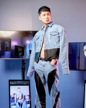 Chen Xi Teng Instagram - -
“ S T Y L I N G “ 
@hm @muglerofficial 
#MuglerHM
