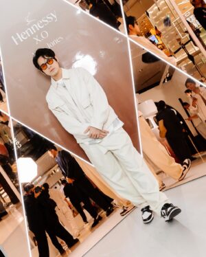 Chen Xi Teng Instagram - -
“ H E N N Y  V I B E S “ 
Can’t live without tho 🥃

#HennessyxKimJones 
#HennessyXO 
#軒尼詩XO 
#軒尼詩未來室 

@hennessy
