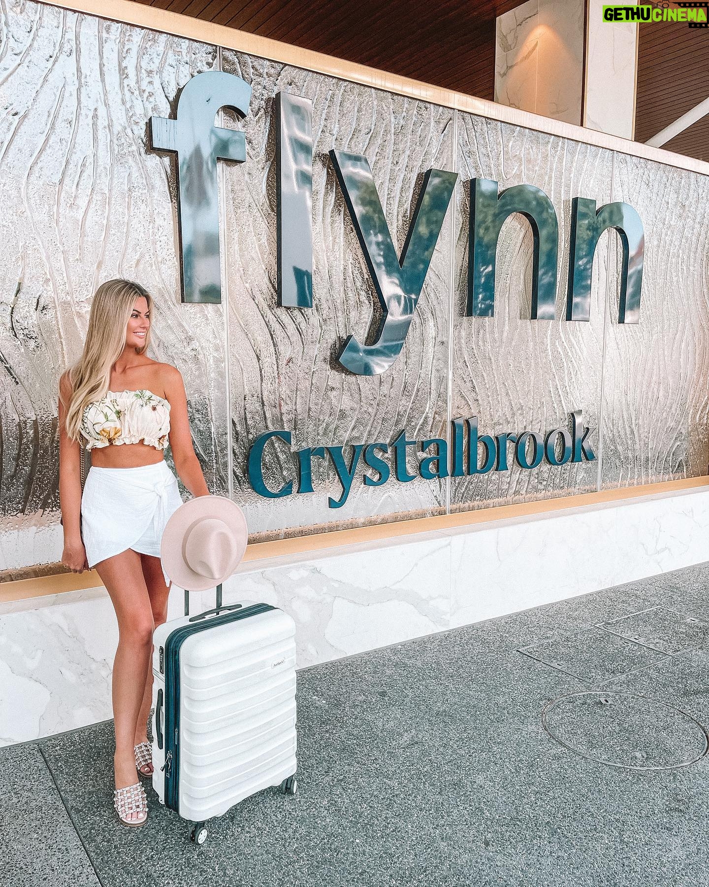 Cheryl Maitland - 1.8K Likes - Checked in ✔️ @crystalbrookflynn
I personally love staying in nice hotels while I’m travelling, it makes the holiday that much better. Tag your favourite hotels 👇🏽 as I’ll be travelling a lot this year!
#crystalbrookcollection #crystalbrookpartner