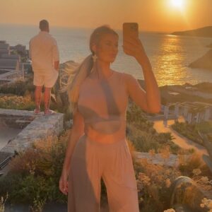 Cheryl Maitland Instagram - Just over here living in a cave 🤍