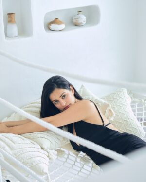 Chetna Pande Instagram - everybody comes into a relationship with baggage
you can either trip over each other’s thing or unpack it together
- the right person will help you unpack 💌

Are you with the right person ???

#relationshipgoals #understanding #lifeisbeautiful #mindfulness #thoughtoftheday