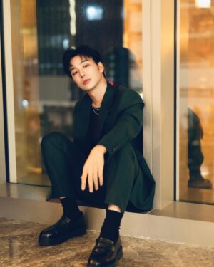 Chia-Yi Chu Instagram - 一點點的感覺
Photographer: @ghoseut 
clothing： @isuit_bespoke
