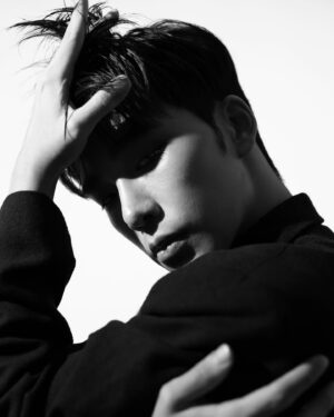 Chia-Yi Chu Instagram - 黑與白 一種感覺

攝影師photographer: @ghoseut