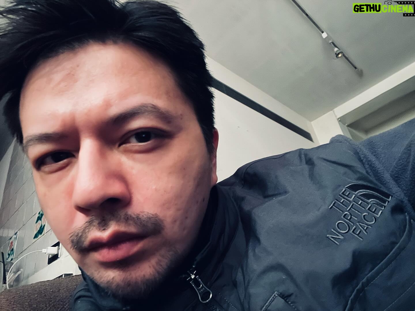 Chiang Chang-Hui - 1.4K Likes - 深夜靈魂拷問自己的臉。