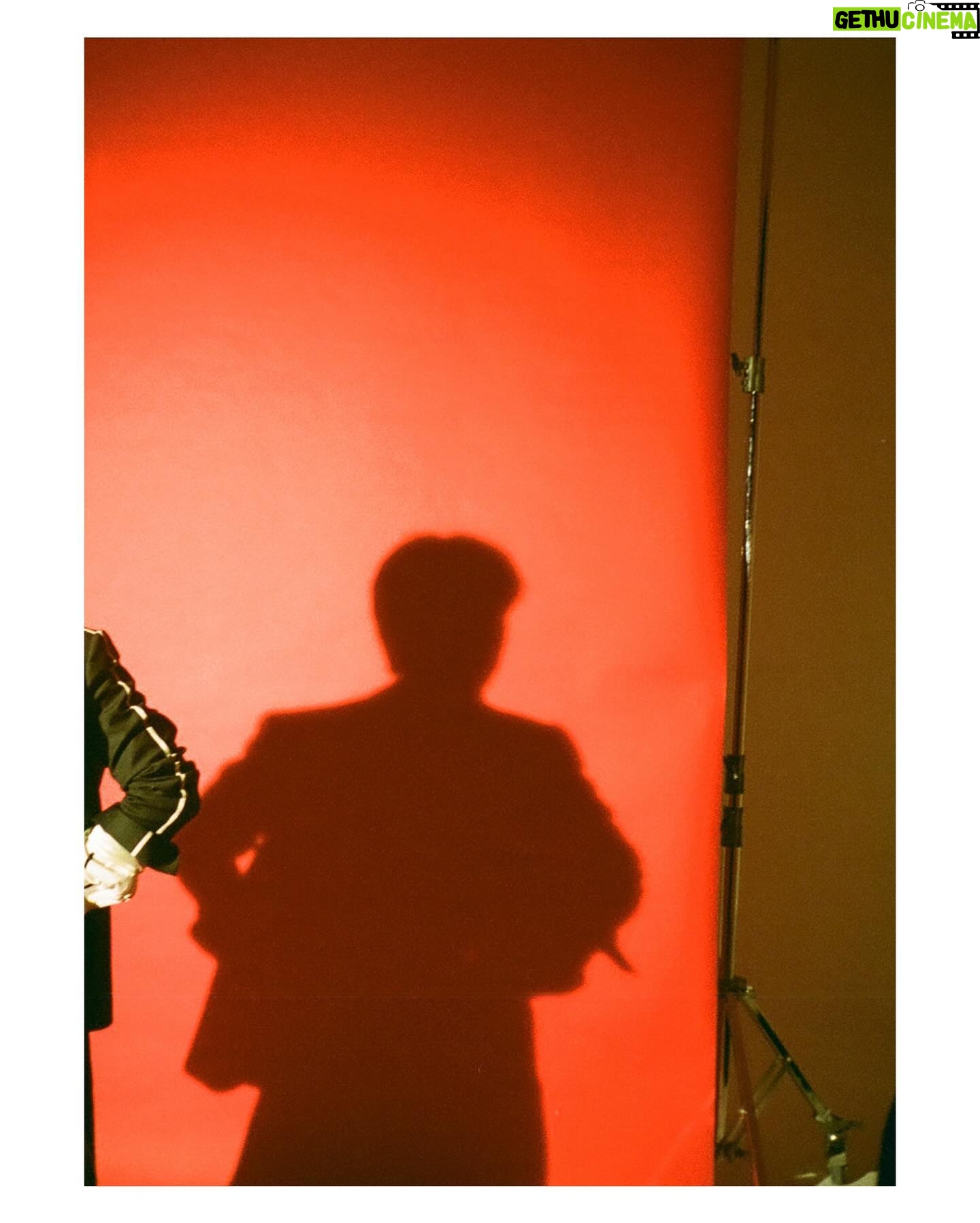 Chiang Chang-Hui - 1.3K Likes - “Wei Wei’s Outtakes”
#年末出清