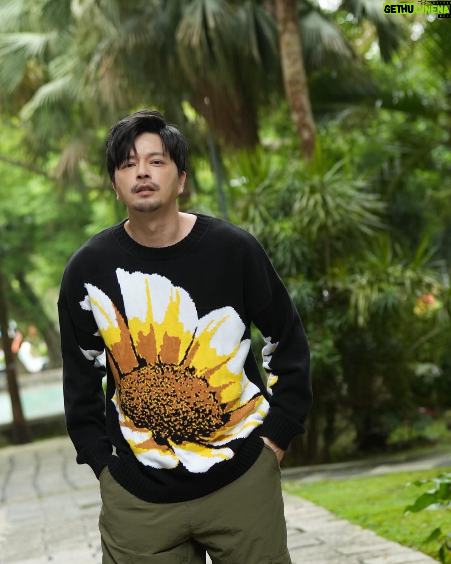 Chiang Chang-Hui - 1.7K Likes - Beautiful day for new partnership
#å©å©·åøå§å„½
#ęŗę·ēŖ©éåØęØ
é«®åļ½ @zin_nico_yeh
åå¦ļ½ @jadeleemakeup
ęč£ļ½ @msgm @bluebelltw
éåļ½ @pedroshoes_taiwan
Superwomanļ½ @hairbroken @w_yen_yen
