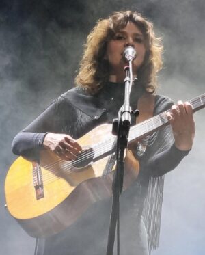 Chiara Civello Instagram - Emozione indescrivibile. Grazie Todi. 
L’inizio che sognavo. 
Prima tappa, tutto esaurito. 
Prossima Bologna, Cinema Europa , 8 Aprile. 
ultimi biglietti disponibili. 
🤍