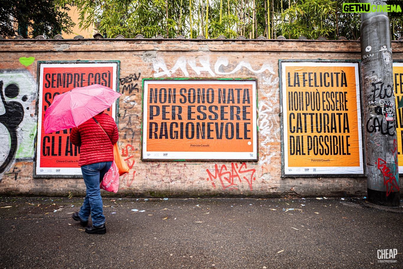 Chiara Civello - 7.8K Likes - 📌 📌 📌
RECLAIM Cavalli
la poesia di Patrizia Cavalli in strada a Bologna
CHEAP
con
Chiara Civello @chiaracivello
e
Einaudi @einaudieditore
CHEAP torna in strada a Bologna con una nuova affissione di poster dedicati alla parola poetica contemporanea: le parole di Patrizia Cavalli riecheggiano sui manifesti in giro per la città, una collaborazione con Einaudi e l’artista Chiara Civello per il “Sempre Così Tour”, il suo nuovo ciclo di date nato dall’omonimo brano scritto e composto con la poeta – che tocca Bologna il prossimo 8 aprile al Cinema Europa.
PH Margherita Caprilli
@margheritacaprilli
#PatriziaCavalli #RECLAIMpoetry #SempreCosìTour #ChiaraCivello #einaudieditore #CHEAPstreetposterart #Bologna #ig_italia #ig_bologna #CHEAPfestival #streetart #urban #instagramers #instagram #insta #instacool #instamood #instadaily #picoftheday #instastreetart #posterart #urbanstyle #streetphotography #poster #posterdesign #contemporary #publicart #publicspace #streetphotographyinternational #poetry