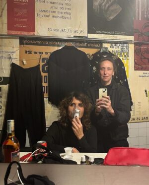 Chiara Civello Instagram - Grazie Milano! ❤️ 
È finita ieri a pisco sour e plenilunio questa nuova avventura.
9 costellazioni poetiche in giro per l’Italia. 
9 canzoni d’amore e una di odio sfrenato. 
2 film e un foto racconto che restituiscono lo sguardo a chi guarda. 
No, noi non siamo nate per essere ragionevoli. Siamo nate per amare, per essere felici, per odiare e anche, di tanto tanto, per essere ragionevoli. 
Spero che la nostra illusione vi abbia reso felici. 
A grande richiesta in estate qualche costellazione poetica tornerà. Domani o dopo vi dico dove e come trovarle. 

Ancora grazie a chi c’era, grazie a chi non c’era e a chi ci vorrà essere ⚪️