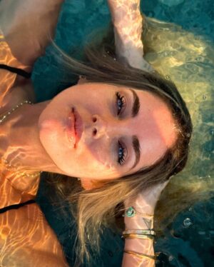 Chiara Ferragni Instagram - Reflection 🦋✨🐚