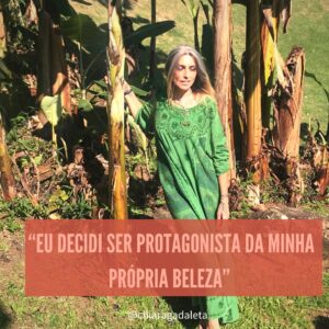 Chiara Gadaleta Instagram - Eu disse NÃO para padrões de beleza irreais e SIM para a minha beleza natural, aquela que e TEMPO me deu de presente.
⠀
Em 2020 deixei os padrões preestabelecidos de lado e resolvi acolher meus cabelos prateados naturais e foi o melhor presente que dei para minha pele.

Hoje sou protagonista de mim mesma, olho no espelho e gosto do que vejo, sem filtro, sem make e sem químicos.
Recomendo!
⠀
Obrigada @davidfelthairstylist sem você essa transição não teria sido tão serena.
#contemporaneadesimesma
#chiaragadaleta
#cabelos
#silver
#belezaecoera
#vivermelhorcommenos