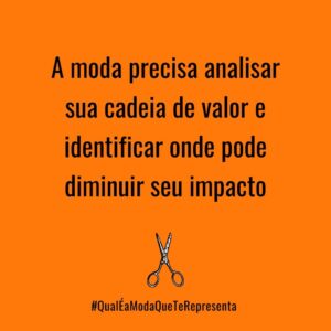 Chiara Gadaleta Instagram - O MUNDO mudou e a MODA precisa acompanhar essa transição.
O MUNDO pede mais colaboração e novos hábitos com o planeta e as pessoas e a MODA pode e deve mostrar que quer fazer parte.
Pra começar a moda precisa analisar suas práticas e fazer uma bela revisão de suas atividade para também diminuir seus efeitos negativos no meio ambiente e na vida das pessoas.
São tantos assuntos mas podemos começar por estabelecer que a moda, esse mercado que eu amo e acho que vocês também, deixa uma pegada e que a gente precisa reavaliar.
Reavaliar a maneira de criar, produzir, distribuir, vender, comprar e descartar.
Algumas marcas começaram essa jornada, outras ainda não entenderam que é uma questão de estar alinhada com seus consumidores.
Bora transformar essa moda e se vestir de consciência!
#QualÉaModaQueTeRepresenta
#ecoera
⠀