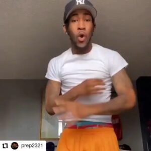 Chico Benymon Instagram - YOOO THIS IS HILLARIOUD!!🤣🤣💯💯#Repost  FOLLOW MY PEEPS FROM BACK HOME @prep2321
• • • • • •
These are #newyork #facts , New Yorkers we just different , but we the best ( Dj Khalid) voice !
