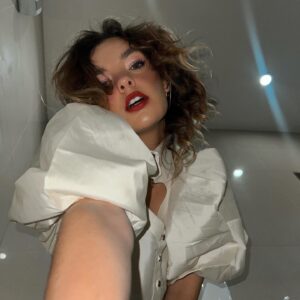 Chloé Hayden Instagram - Me 🤝 taking event photos in car parks and petrol station bathrooms

Wearing: @ansshopping @rocboots @coach