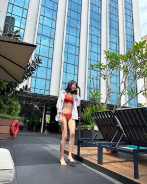 Chloe So Instagram - #無懼 劇組放假一天☀️

(角色需要~要留長頭髮
 大家唔好再問我頭髮長度嘅問題啦😆)