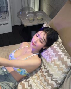 Actress Cho Hyun-young HD Instagram Photos and Wallpapers August 2024