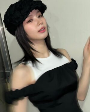 Cho Mi-yeon Instagram - . ᘏ▸◂ᘏ ╭◜◝ ◜◝ ◜◝╮
꒰  ɞ̴̶̷ ·̮ ɞ̴̶̷ ꒱ .oO  엠카의 빛나는 20살 생일에✨💕🩵🫶🏻 ᝰꪑ
( つ旦O ╰◟◞ ◟◞ ◟◞╯