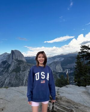 Choi Soo-young Instagram - 🏔️🪨🍀