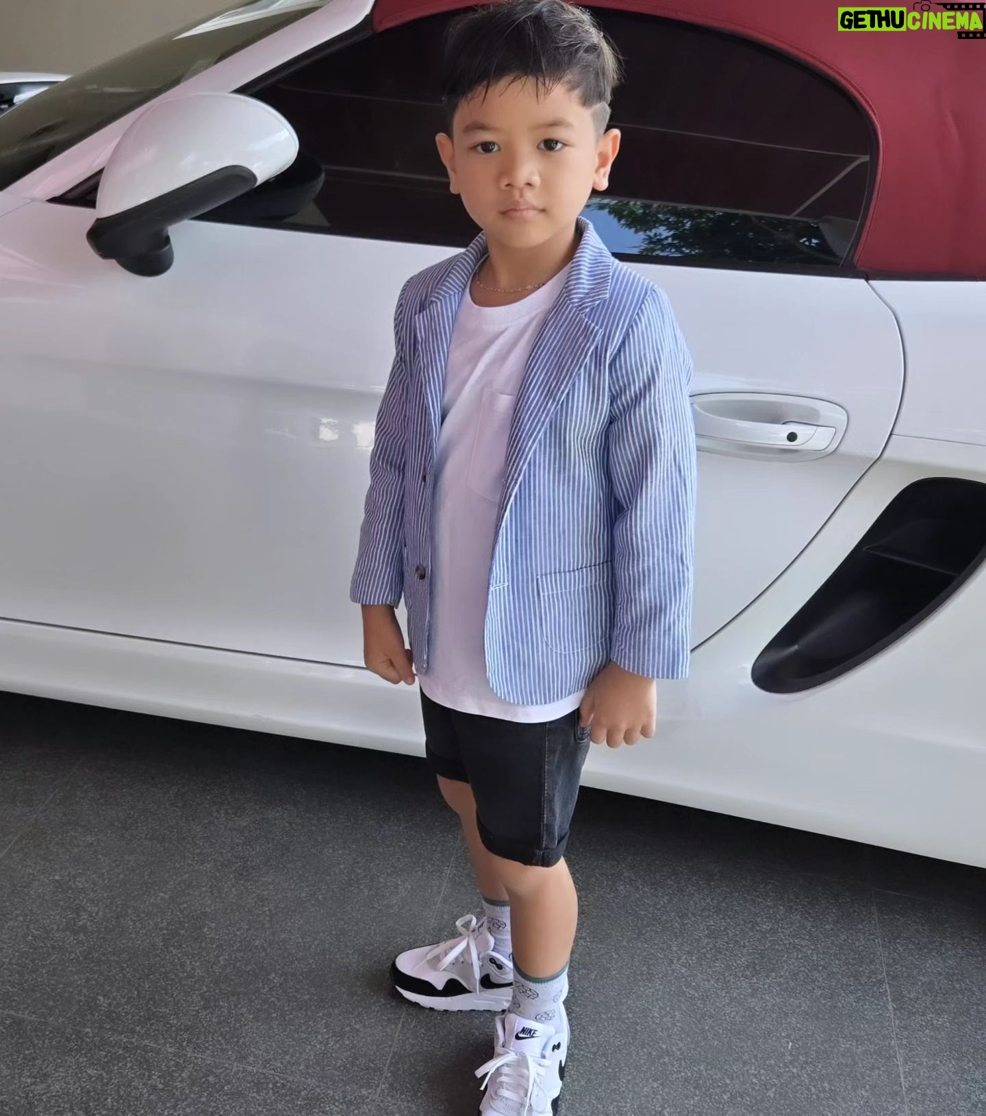Choky Andriano - 10.3K Likes - Jagoanku 🥰😘
#fyp #myson #buah #hatiku #cintaku
#bismillah #berbakti #pada #orang #tua
#dan #melindungi #kakak #kakaknya 🙏🙏🙏