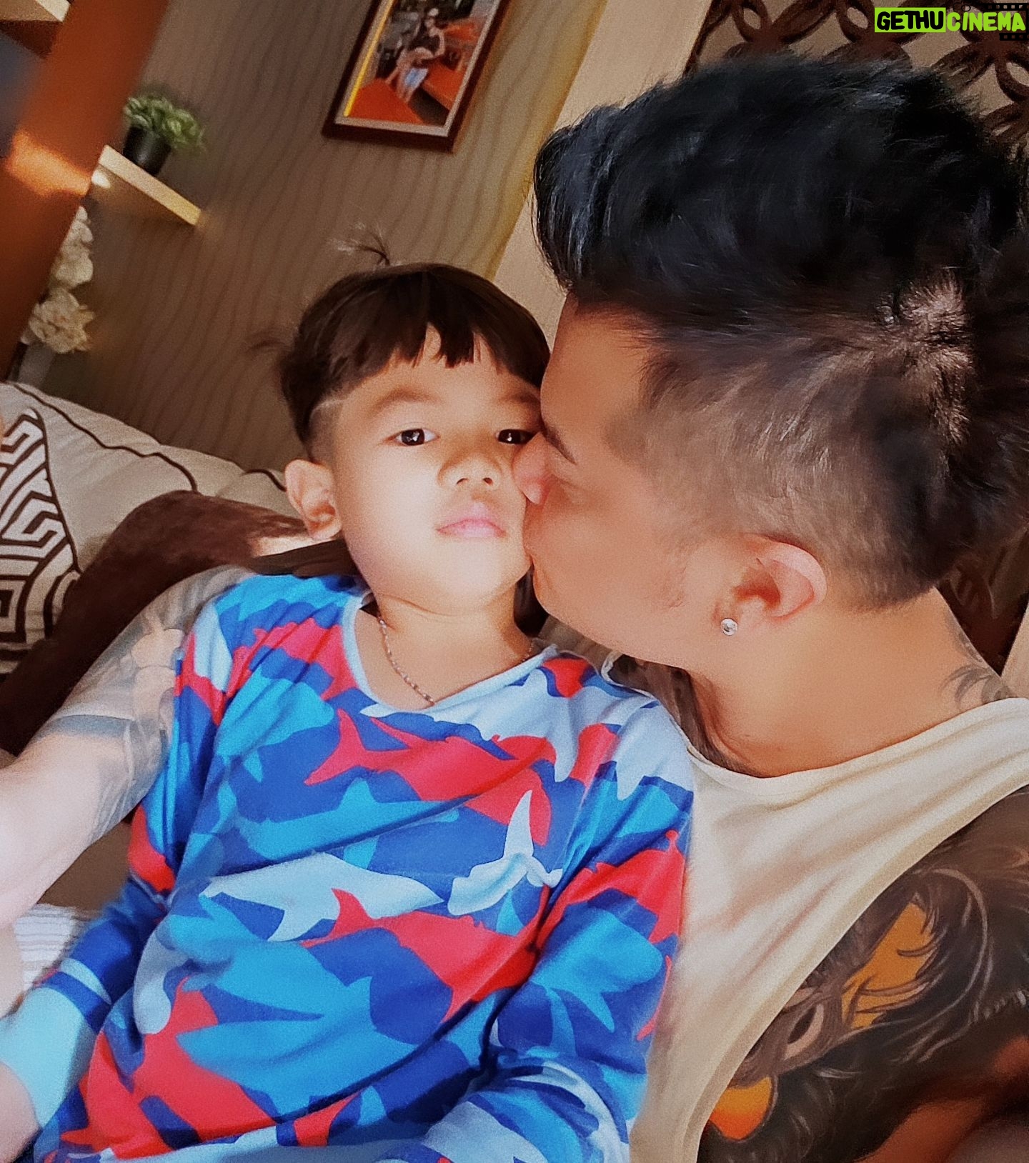 Choky Andriano - 10.3K Likes - Jagoanku 🥰😘
#fyp #myson #buah #hatiku #cintaku
#bismillah #berbakti #pada #orang #tua
#dan #melindungi #kakak #kakaknya 🙏🙏🙏