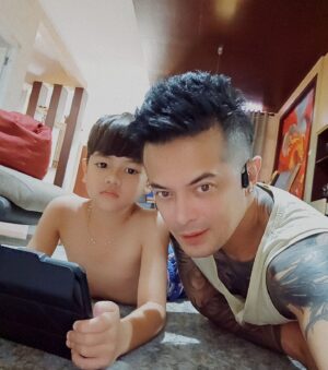 Choky Andriano Instagram - Jagoanku 🥰😘 
#fyp #myson #buah #hatiku #cintaku
#bismillah #berbakti #pada #orang #tua 
#dan #melindungi #kakak #kakaknya 🙏🙏🙏