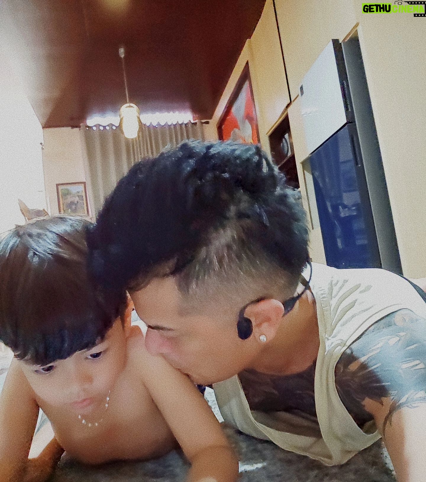 Choky Andriano - 10.3K Likes - Jagoanku 🥰😘
#fyp #myson #buah #hatiku #cintaku
#bismillah #berbakti #pada #orang #tua
#dan #melindungi #kakak #kakaknya 🙏🙏🙏