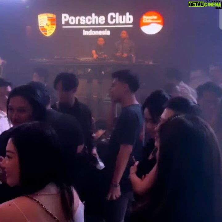 Choky Andriano - 10.3K Likes - Porsche club Indonesia Anniversary
@porsche_club_indonesia
#supercar #hypercar #porsche #indonesia
#fyp #my #best #friends